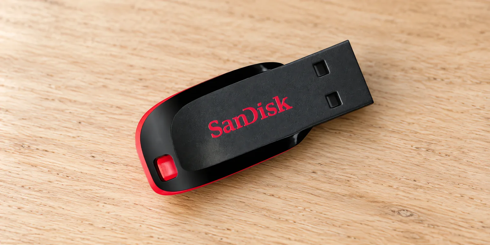 Pendrive retráctil