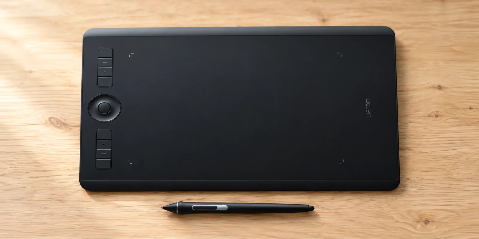 Tableta gráfica Wacom Intuos Pro mediana con su lápiz